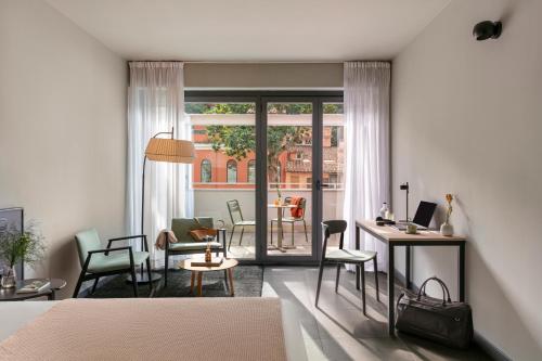 room detail thumbnail 0