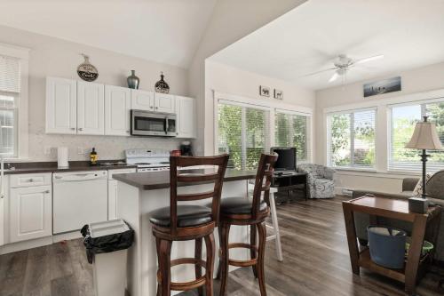 The Bluebird - 34 Meadow View in Cove Beach (ON)