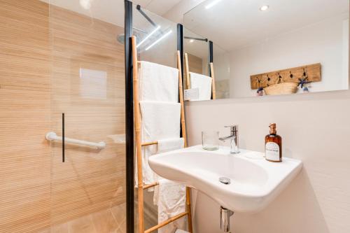 Calma Hotel - image 5