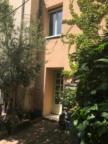 2 bedrooms, 4 beds