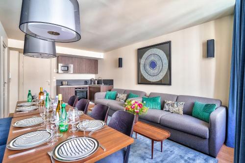 UrbanFlat 134 - Grand Appartement en plein centre de Paris - image 9