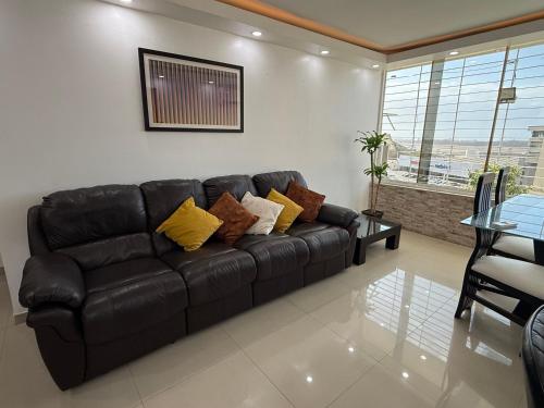 Apartamento completo de 3 habitaciones frente al Aeropuerto Maiquetia in Maiquetía