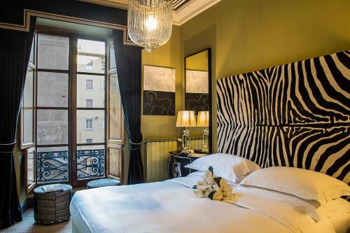 Porcellino Gallery Art Boutique BB - image 12