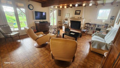 Spacious house with large garden in Valdivienne in Valdivienne