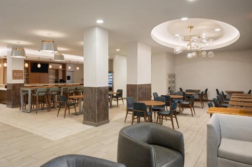 Restaurant, EVEN Hotel Chicago-Tinley Park-Conv Ctr by IHG in Tinley Park (IL)