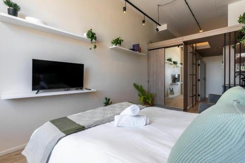 Newly renovated City apartment - image 5