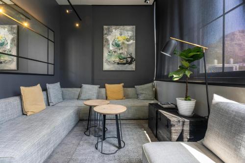 Newly renovated City apartment - image 10