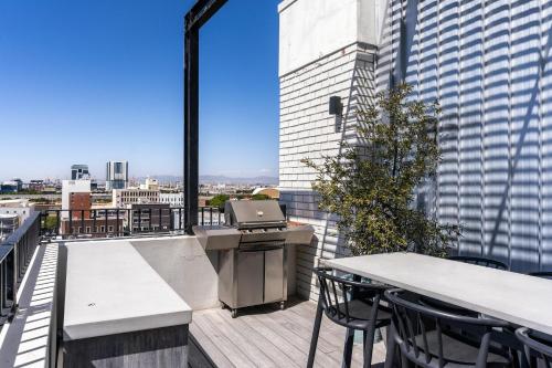 Newly renovated City apartment - image 9