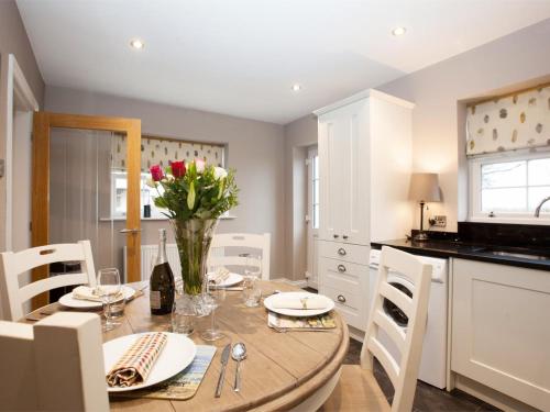 Iekārtas, 2 Bed in Stokesley oc-g0072 in Great Busby