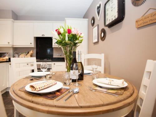 Iekārtas, 2 Bed in Stokesley oc-g0072 in Great Busby