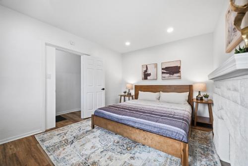 Dormont, Pittsburgh Stylish and Modern Two Bedroom Apartment – khách sạn tại Scott Township / Dormont