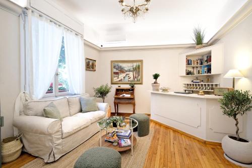 Art Gallery Hotel - image 33