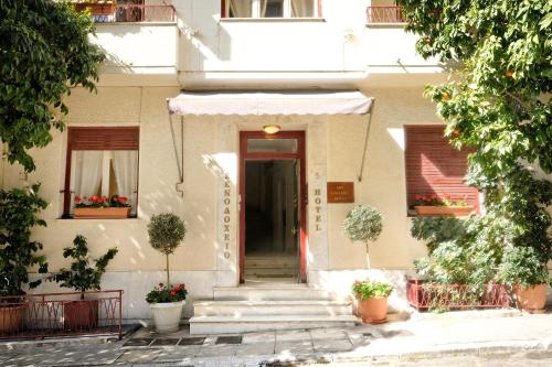 Art Gallery Hotel - image 32