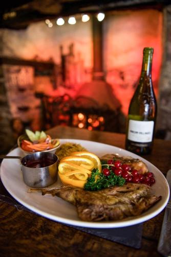 83838460 The Black Boy Inn