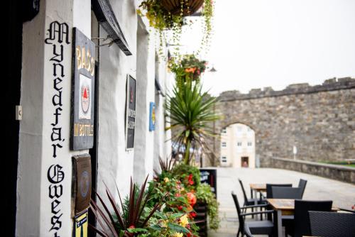 83838604 The Black Boy Inn