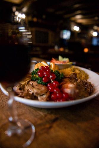 83838668 The Black Boy Inn