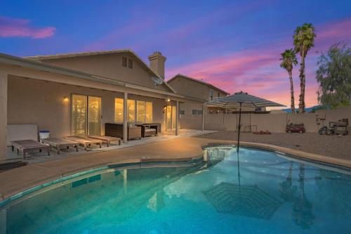 . Private Pool & Fire Pit: Tucson Home Near Hiking!