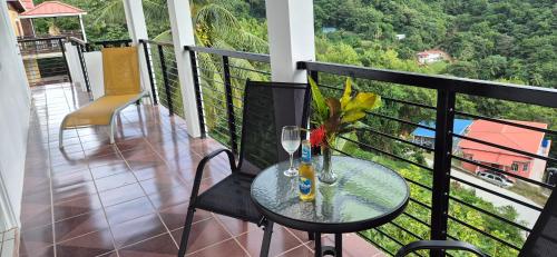 Зовнішній вигляд готелю, Villas De Morne St Lucia in Марісюл