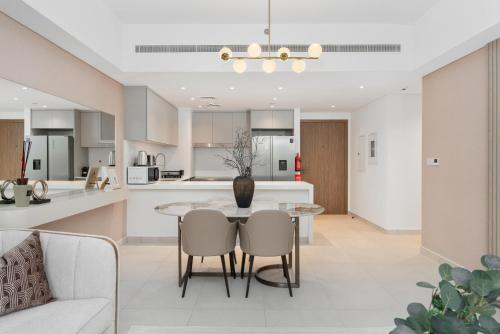 Al Jazi 2 - Luxurious Unit near Burj Al Arab - image 13