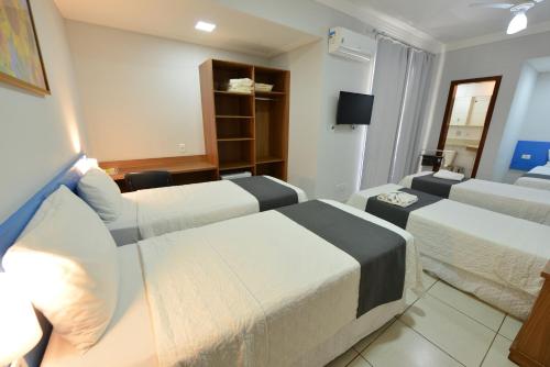 5 twin beds