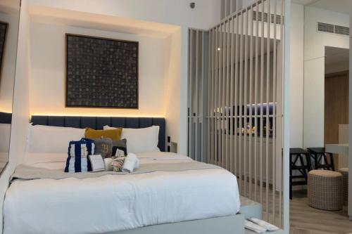 High Floor Burj Khalifa View Stylish Studio - image 12