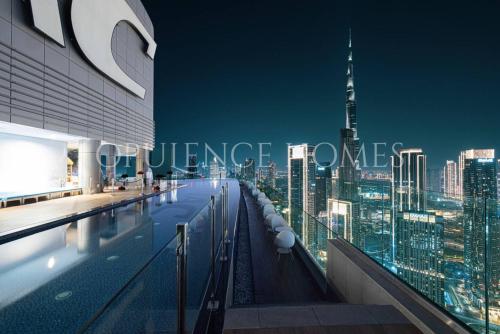 Panoramic Burj Khalifa View Rooftop Infinity Pool - image 5