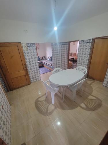 Iekārtas, Appartement familial propre et confortable avec jardin, terrasse et vue sur les montagnes-Reserve au in Imuzera du Kandara