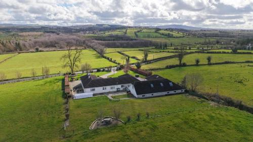 Hillside House - Rose Cottage in Mohill