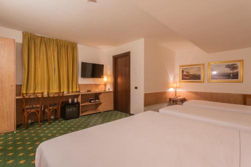 Polo Hotel Room Type - Family Room with Private Bathroom
