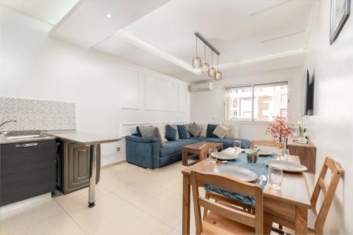 Islane Apartments with swimming pool & Wifi & AC in Al Mohammadi