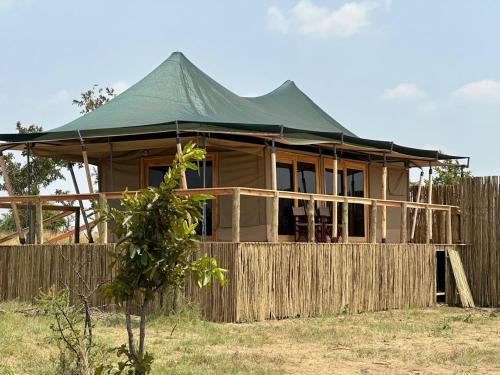 Mimark Serengeti luxury camp in Серенгеті