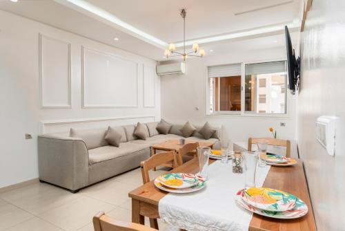 Islane Apartments with swimming pool & Wifi & AC in Al Mohammadi