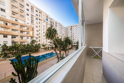 Islane Apartments with swimming pool & Wifi & AC in Al Mohammadi