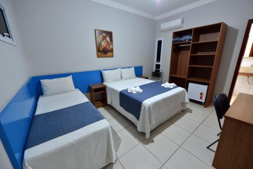 1 double bed, 1 twin bed