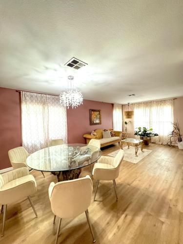 Beautiful 5-bedroom house with AC in Moreno Valley