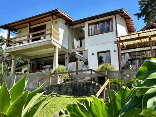 Casa incrível em Mury | Perfeita para famílias – khách sạn tại Pte Da Saudade