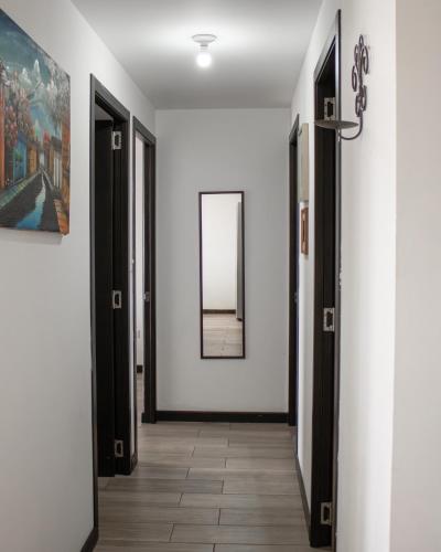 Petapolis 2 - Luxury Apartment Airport with Pool - Zona 12 de la Ciudad de Guatemala in Zone 12