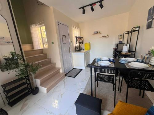 Tanza, Cavite Transcient House near SM in Tanza