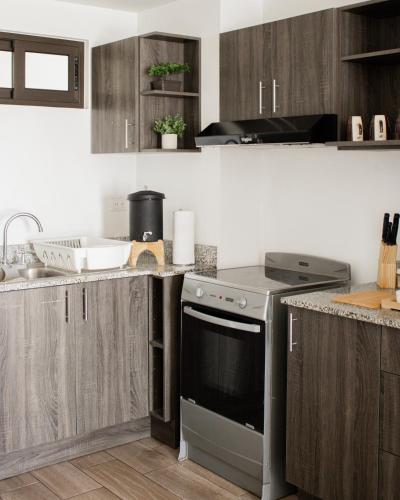 Petapolis 2-Apartamento Grande - Zona 12 de la Ciudad de Guatemala in Zone 12