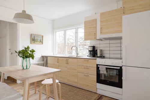 Stylish, Modern Apt with great location on Lidingo in Lidingö