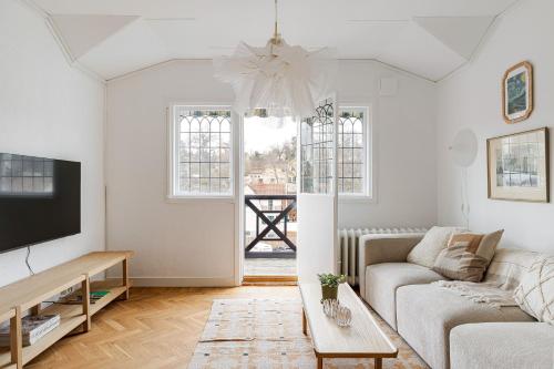 Stylish, Modern Apt with great location on Lidingo in Lidingö