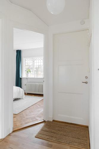 Stylish, Modern Apt with great location on Lidingo in Lidingö