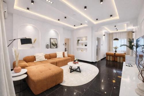 Lagos Luxury Living - Fully Serviced 3 Bedroom Apartment with PS5 - Lagos