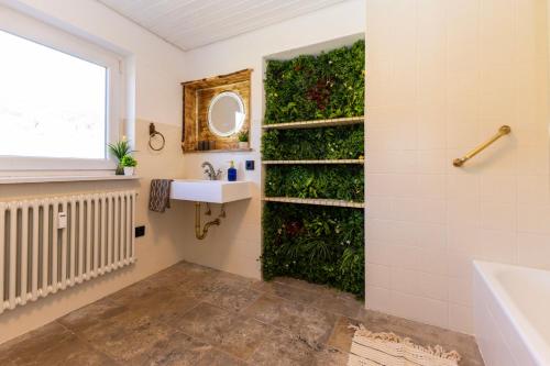 Bathroom, Alpino STAY Geraumige Ferienwohnung am Alpsee mit Garten in Immenstadt im Allgau