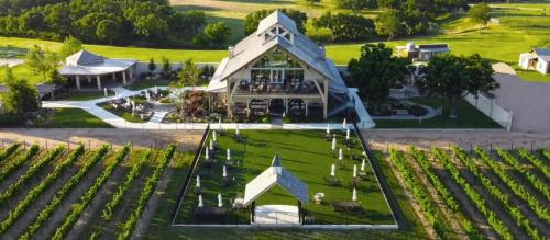 2 Kings Hot Tub Modern Cottage Hill Country in 布蘭科 (TX)