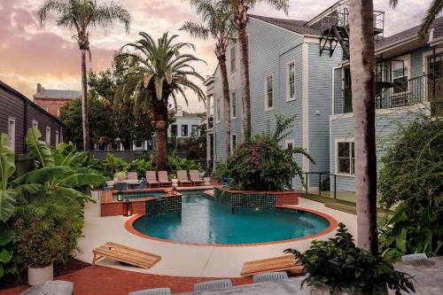 Luxurious 9BR Inn Heated Pool & Spa – khách sạn tại Lower Garden District