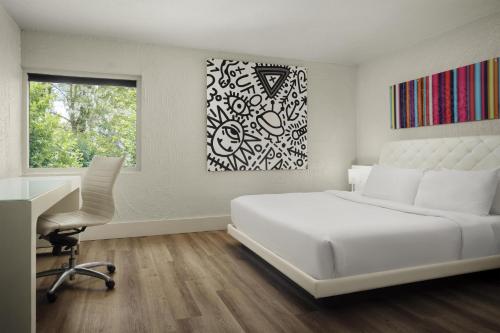 room detail thumbnail 1