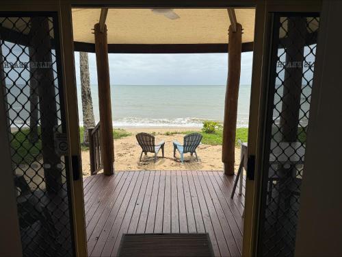 Ellis Beach Oceanfront Holiday Park in Playa Palm Cove