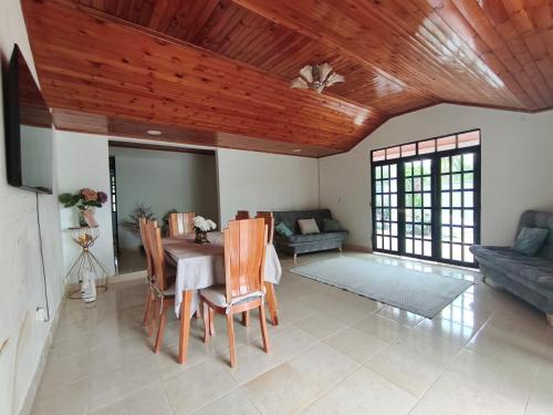 Shared lounge/TV area, FINCA IL TRAMONTO o in Palicare