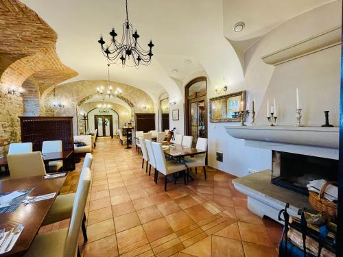 Hotel Zámek Berchtold (Hotel Zamek Berchtold) in 普魯洪尼斯